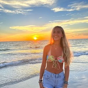 Meet your Posher, Gaby